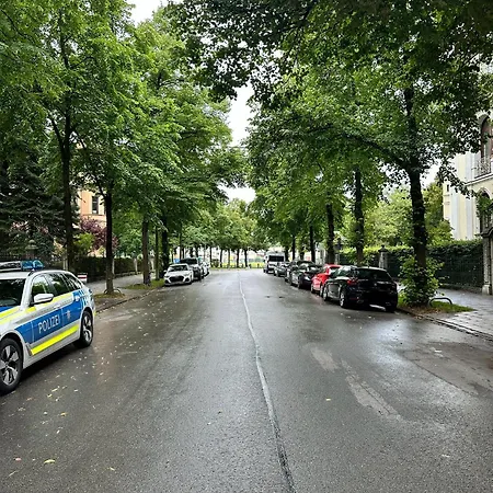 Ludwig- 2 Direkt At Oktoberfest - 10 Min Walk To Old Town- 4 Min Walk To 2 Diff U-bahn Stations & Parking Available *